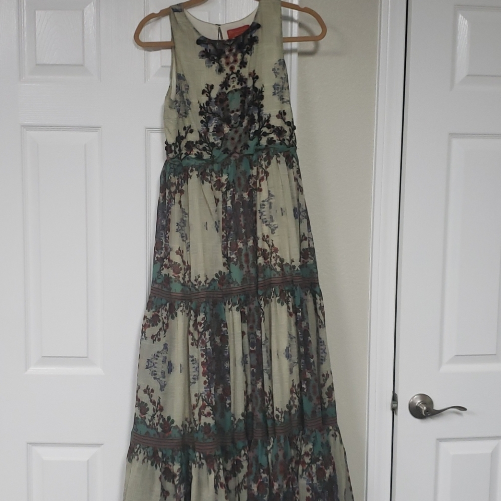 Dress - Picture 3 of 8